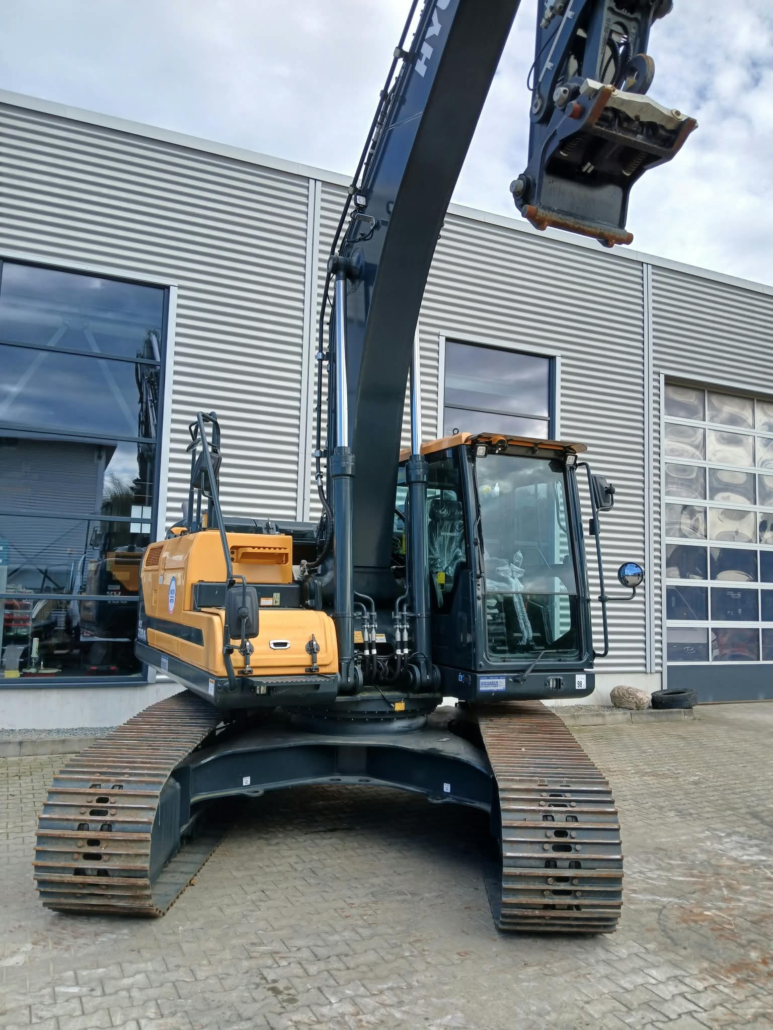 Kettenbagger HX220AL Ansicht 13