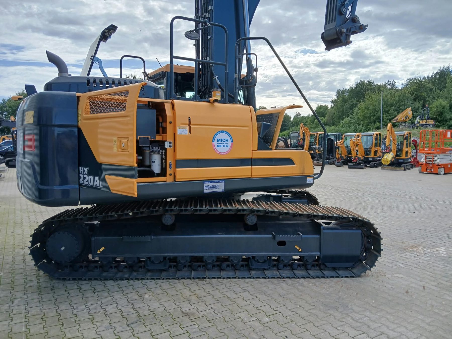 Kettenbagger HX220AL Ansicht 8